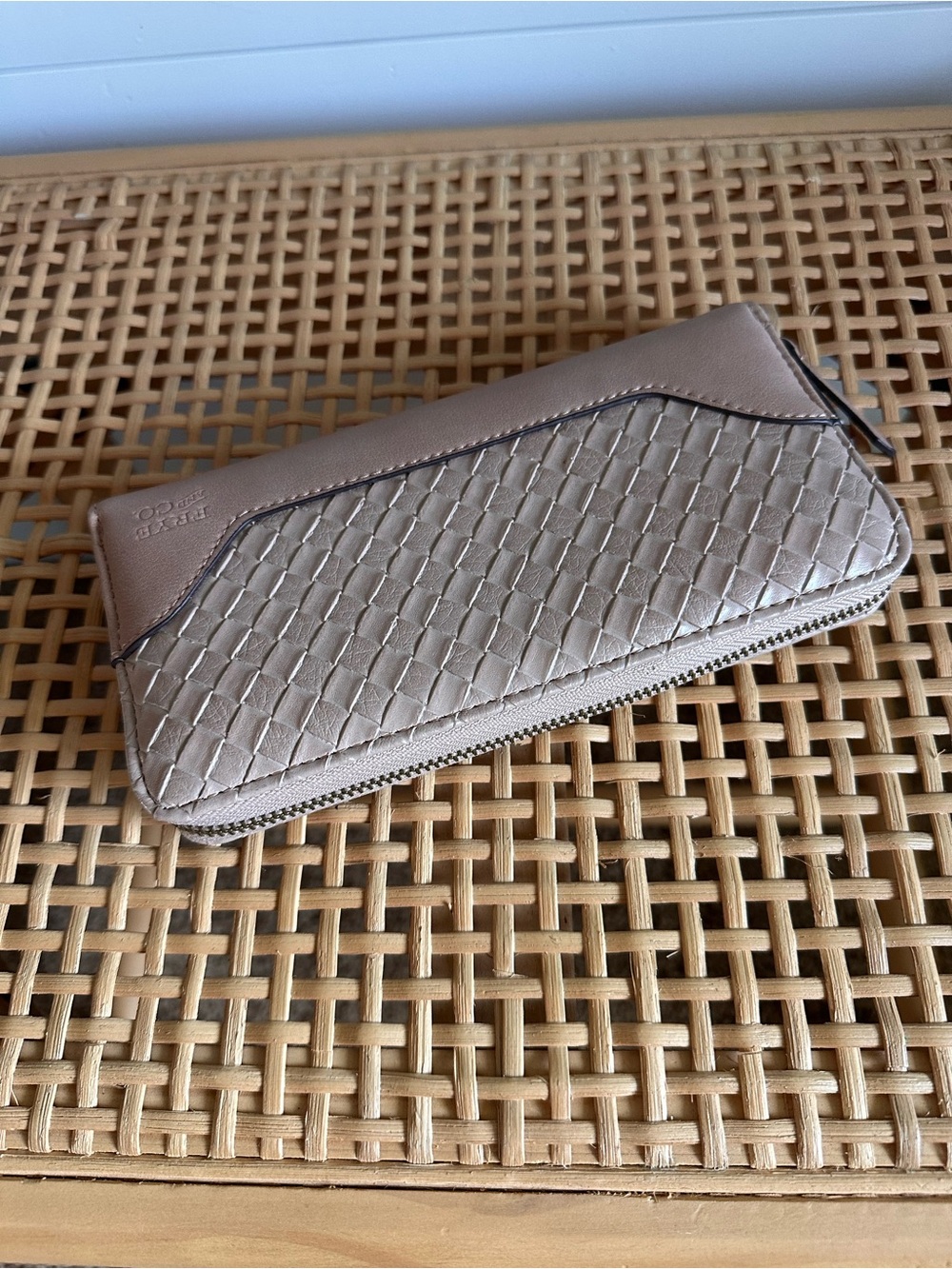 FRYE AND CO. Woven Faux-Leather Zip Wallet in Blush - Picture 6 of 7